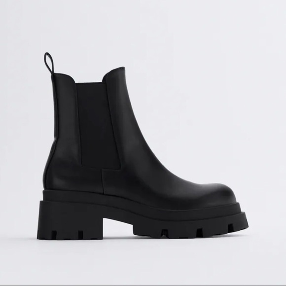 NWT Zara Low Heeled Lug Sole Ankle Boots